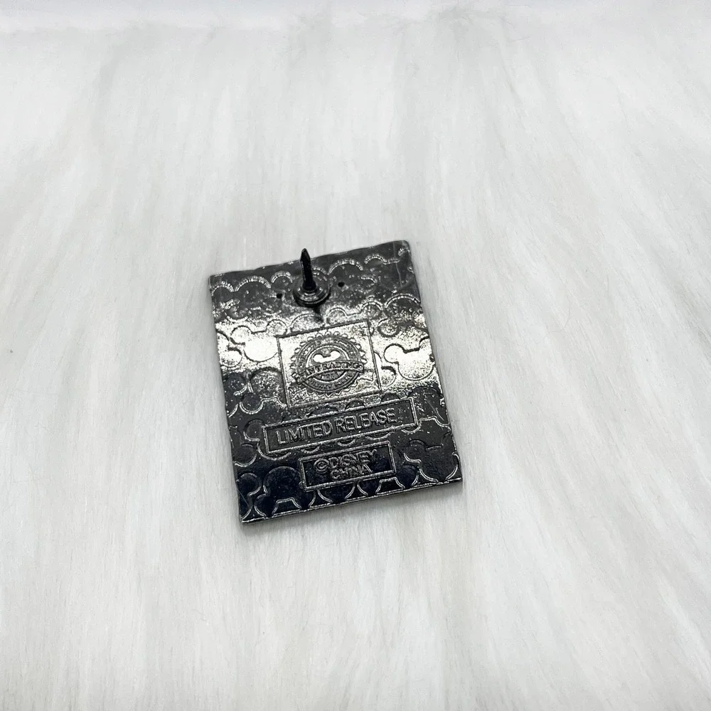 🔮 5/$25 Disney‎ Figment Black And White Snapshot Pin